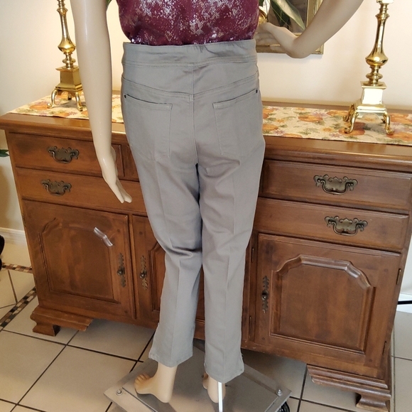 Chico's Perfect Stretch Girlfriend Slim Leg Ankle Jeans-Olive Gray - Picture 6 of 11